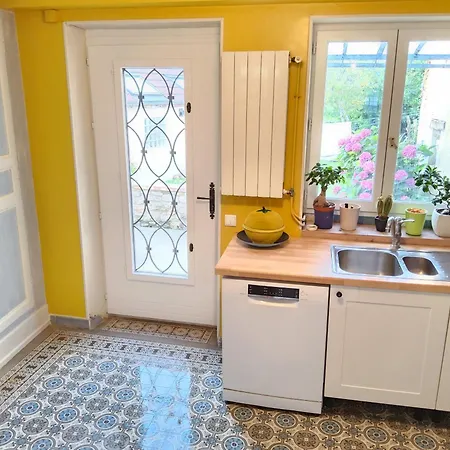 Holiday home Charmante Briarde Simple Et De Bon Gout, Avec Terrasse Et Jardin - 4 A10 Personnes Villiers-sur-Morin
