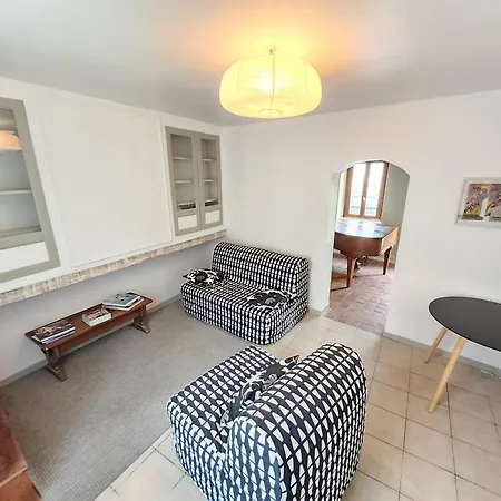 Holiday home Charmante Briarde Simple Et De Bon Gout, Avec Terrasse Et Jardin - 4 A10 Personnes
